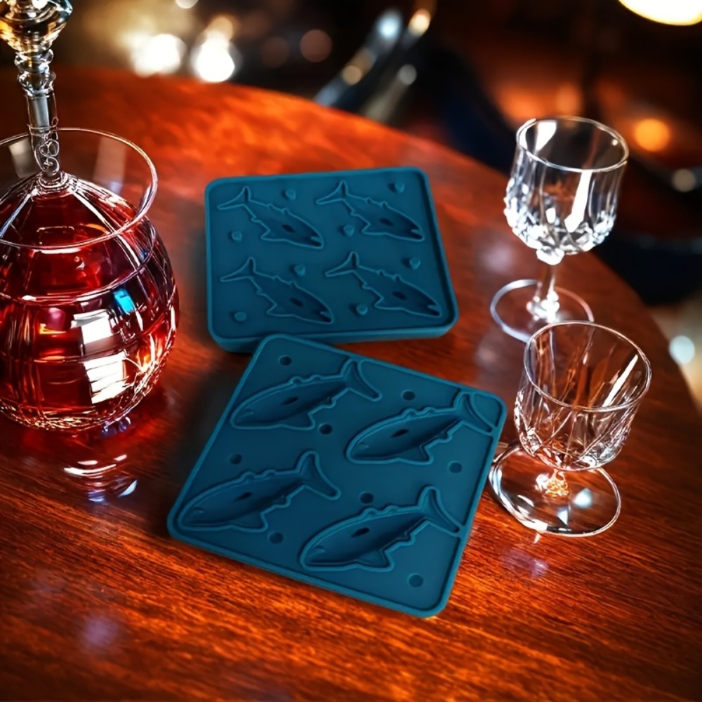 Shark Silicone Ice Cube Tray 4 - đánh giá và giá Kitchen Gadgets To Have